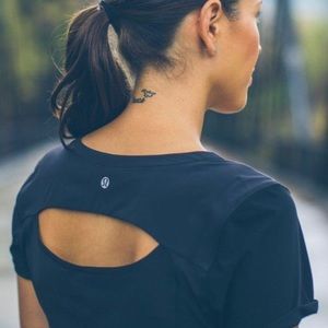 Lululemon Black Cut Out Back Shirt Sleeve Top